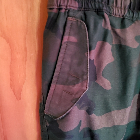 Carhartt Women's Camper Ankle Pants in Green Camo Size XS - Picture 4 of 13